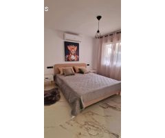 Fantástica villa completamente reformada con piscina privada y apartamento independiente.