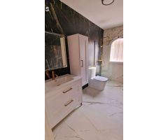 Fantástica villa completamente reformada con piscina privada y apartamento independiente.