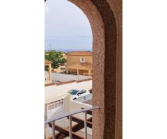 Fantástica villa completamente reformada con piscina privada y apartamento independiente.