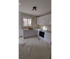 Fantástica villa completamente reformada con piscina privada y apartamento independiente.