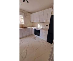 Fantástica villa completamente reformada con piscina privada y apartamento independiente.