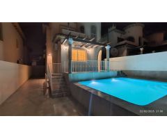 Fantástica villa completamente reformada con piscina privada y apartamento independiente.