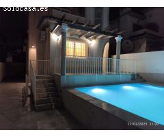 Fantástica villa completamente reformada con piscina privada y apartamento independiente.
