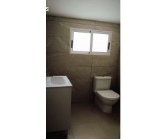 Fantástica villa completamente reformada con piscina privada y apartamento independiente.