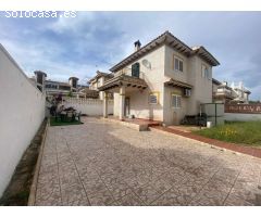 OFERTA. Chalet independiente cerca del mar en Punta Prima.