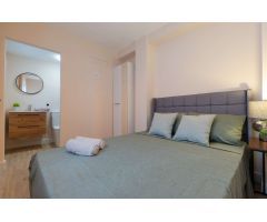 ¡Gran inversión! Casa reformada a solo 600 m de la playa en Torrevieja.