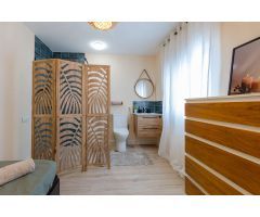 ¡Gran inversión! Casa reformada a solo 600 m de la playa en Torrevieja.