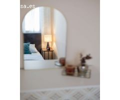 ¡Gran inversión! Casa reformada a solo 600 m de la playa en Torrevieja.