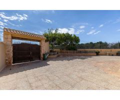 ¡Gran oferta! Amplia villa con piscina privada en Los Dolses/La Zenia.