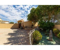 ¡Gran oferta! Amplia villa con piscina privada en Los Dolses/La Zenia.