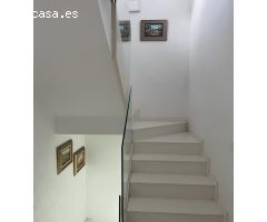 ¡¡FANTASTICA CASA ADOSADA DE 300 M2 EN ZONA ARRUZAFA!!