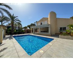 Chalet en Alquiler en Cabo Roig, Alicante