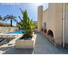 Chalet en Alquiler en Cabo Roig, Alicante