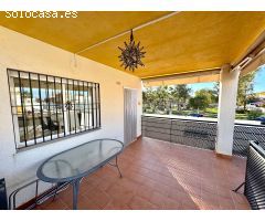 Chalet en Alquiler en Urbanización El Raso, Alicante