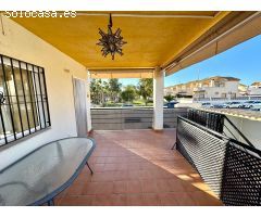 Chalet en Alquiler en Urbanización El Raso, Alicante