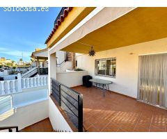 Chalet en Alquiler en Urbanización El Raso, Alicante