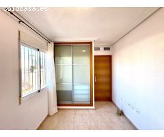 Chalet en Alquiler en Urbanización El Raso, Alicante
