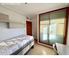 Chalet en Alquiler en Urbanización El Raso, Alicante