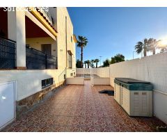 Chalet en Alquiler en Urbanización El Raso, Alicante