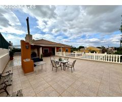 Chalet en Alquiler en Jacarilla, Alicante