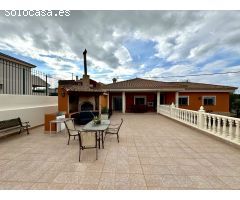 Chalet en Alquiler en Jacarilla, Alicante