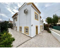 Chalet en Alquiler en Algorfa, Alicante