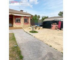 PARCELA DE 700 m2 , con 2 casas equipadas de cocina , habitaciones , baños ...!