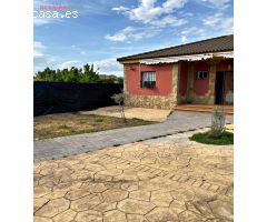 PARCELA DE 700 m2 , con 2 casas equipadas de cocina , habitaciones , baños ...!