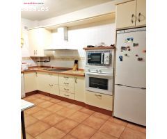 ESTUPENDA CASA DE DOS PLANTAS CON PISCINA Y BUHARDILLA - 215.000€ -