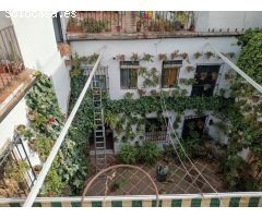 ¡¡¡ Preciosa casa enorme con patio cordobés !!!
