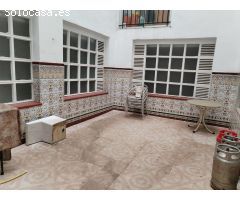 Planta baja con 119 m2 en Avda. de Libia