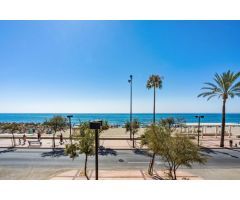 Apartamentos de 1 dormitorio en 1ª línea de playa, con fantásticas vistas al mar, piscina y garaje