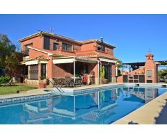 Magnifica Villa de 5 dormitorios en Urb El Coto
