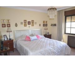 Magnifica Villa de 5 dormitorios en Urb El Coto