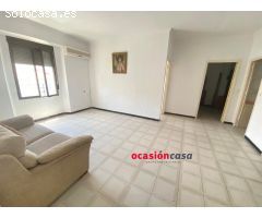 PISO CON GRAN COCHERA A LA VENTA