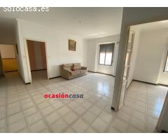 PISO CON GRAN COCHERA A LA VENTA