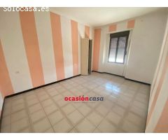 PISO CON GRAN COCHERA A LA VENTA