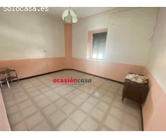 PISO CON GRAN COCHERA A LA VENTA