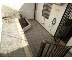 PISO DE RECIENTE CONSTRUCCIÓN CON COCHERA