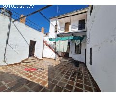 CASA SEÑORIAL CON COCHERA A LA VENTA