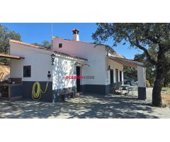 PARCELA CON VIVIENDA Y PISCINA A LA VENTA