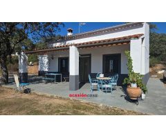 PARCELA CON VIVIENDA Y PISCINA A LA VENTA