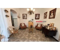 CASA CON TEJADO NUEVO EN LA ZONA DE PUEBLONUEVO