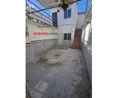 CASA PARA REFORMAR EN LA ZONA DE LA ESTACIÓN