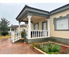 PARCELA DE 1.650 METROS - CON AMPLIA CASA Y PISCINA - ZONA CORTIJO EL RUBIO