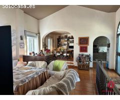CASA URBANA EN TERRENO DE 1.540 METROS - SANTA MARÍA DE TRASSIERRA