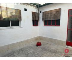 CASA EN LA ZONA MÁS BAJA DEL CAMPO DE LA VERDAD - PARA REFORMAR