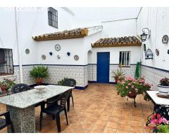GRAN CASA JUNTO AL AYUNTAMIENTO DE ALMODÓVAR DEL RÍO - VISTAS AL CASTILLO