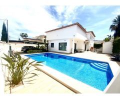 Chalet en Venta en Denia, Alicante