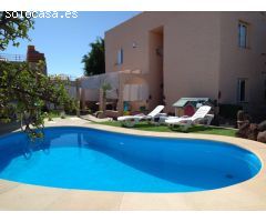Chalet con piscina privada disponible para CORTA TEMPORADA